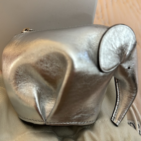 NEW LOEWE SILVER LEATHER COIN PURSE - Picture 2 of 7